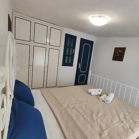 Aranna Apartman Políhrono